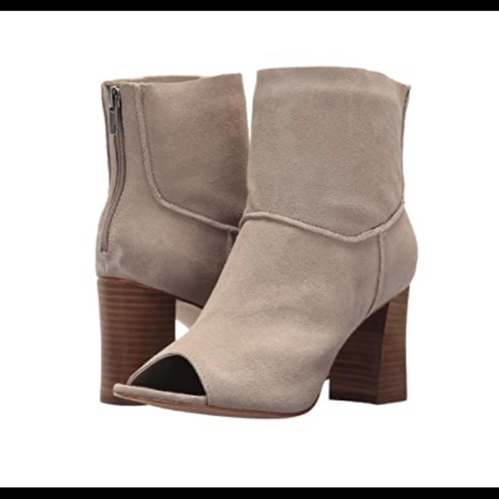 SBICCA Bethune shootie scandal ankle sock boots stacked heels neutral women 5.5